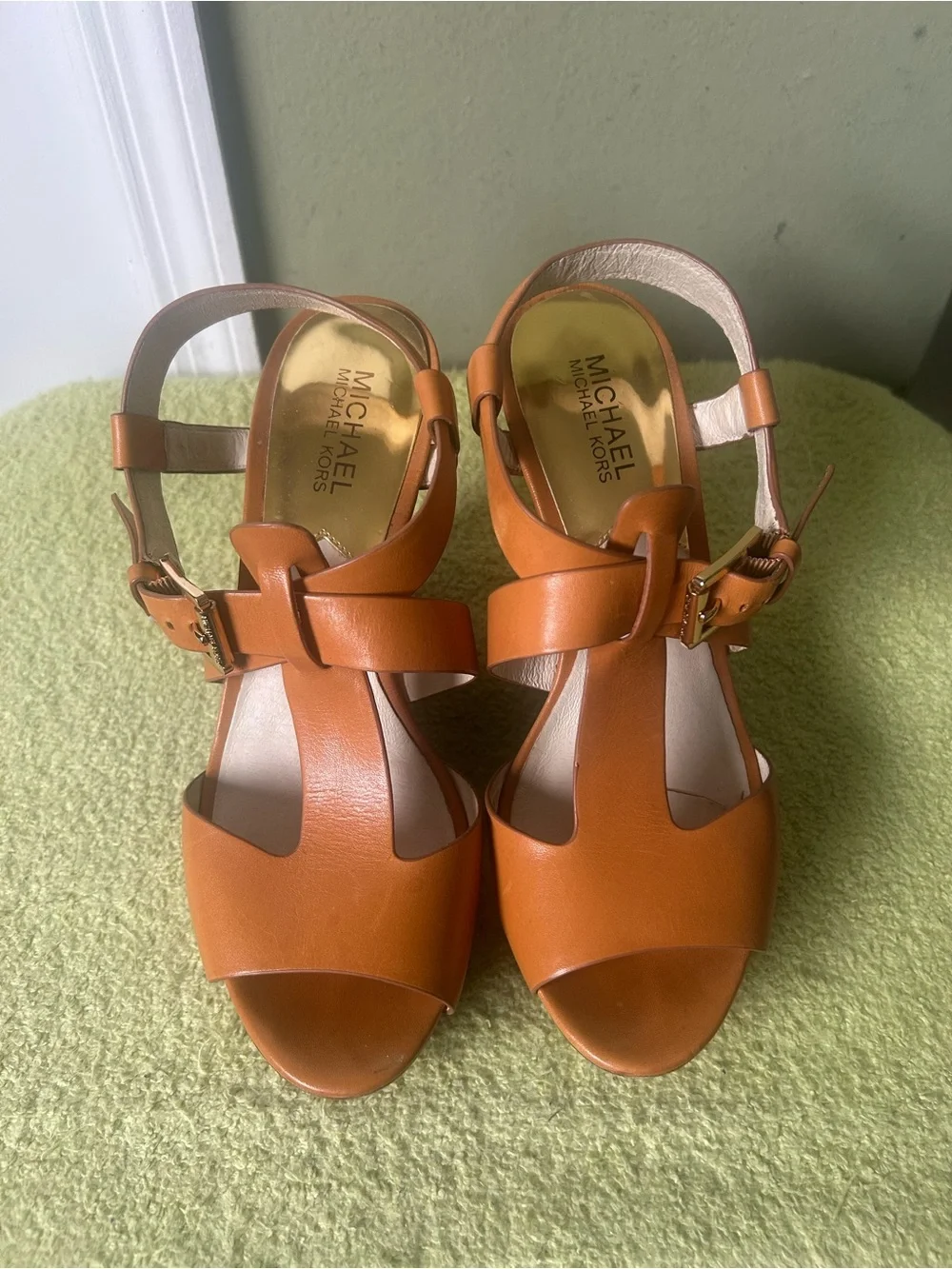 Like New Michael Kors Tan Leather Platform Wedge Sandals Sz 9